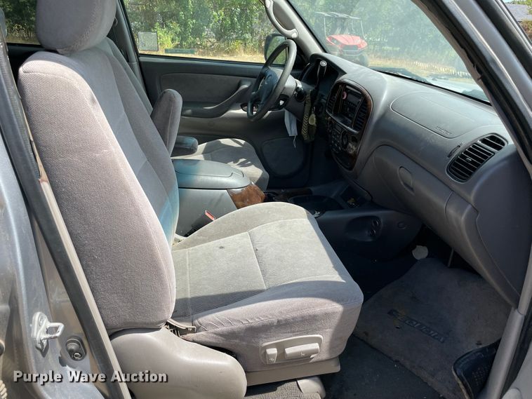 image for item KJ9706 2002 Toyota Sequoia  SUV