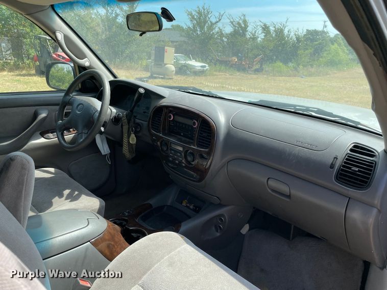 image for item KJ9706 2002 Toyota Sequoia  SUV