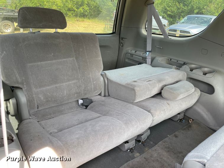 image for item KJ9706 2002 Toyota Sequoia  SUV