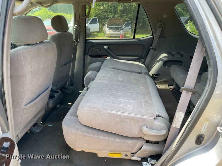 image for item KJ9706 2002 Toyota Sequoia  SUV