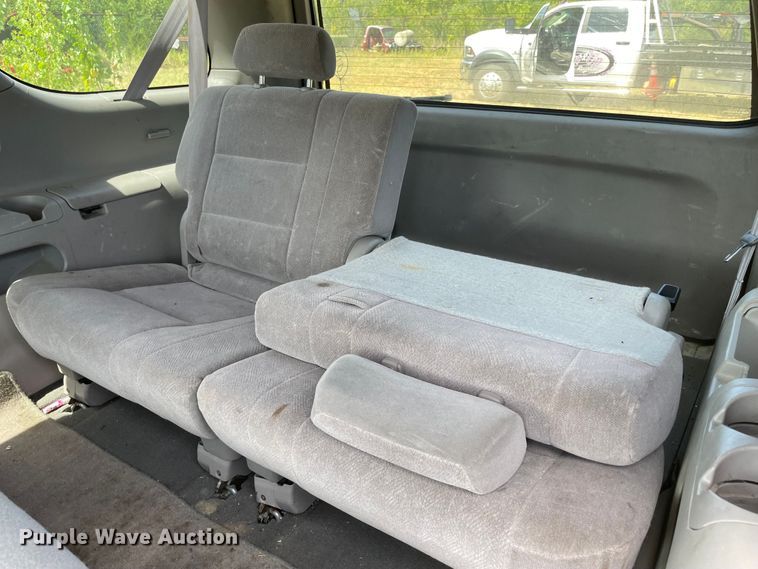 image for item KJ9706 2002 Toyota Sequoia  SUV