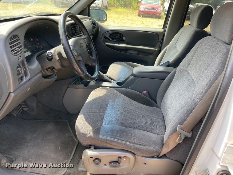 image for item KJ9710 2004 Chevrolet Trail Blazer  SUV