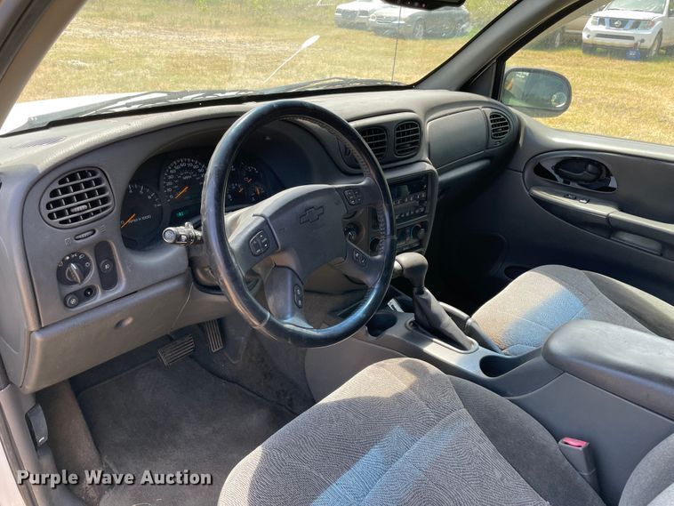 image for item KJ9710 2004 Chevrolet Trail Blazer  SUV