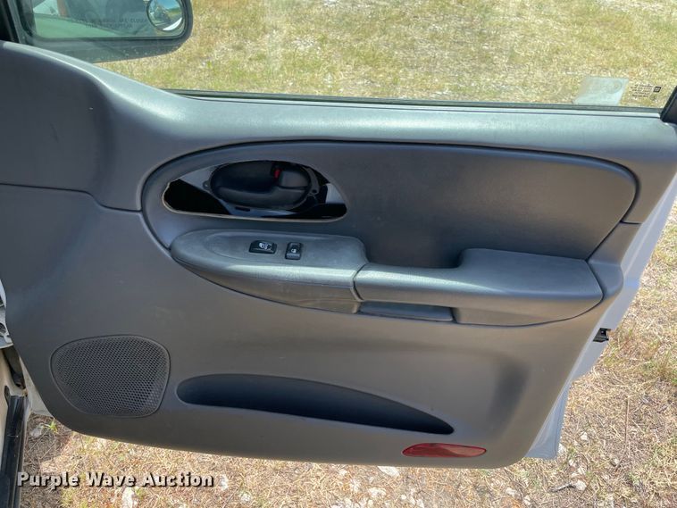 image for item KJ9710 2004 Chevrolet Trail Blazer  SUV