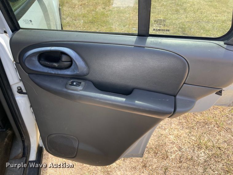 image for item KJ9710 2004 Chevrolet Trail Blazer  SUV