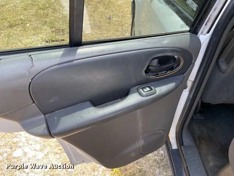 image for item KJ9710 2004 Chevrolet Trail Blazer  SUV