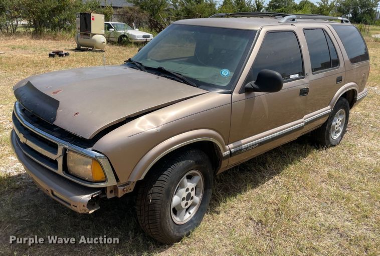 image for item KJ9712 1997 Chevrolet Blazer  SUV