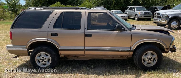 image for item KJ9712 1997 Chevrolet Blazer  SUV