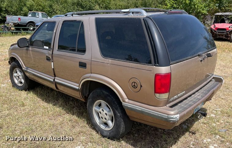 image for item KJ9712 1997 Chevrolet Blazer  SUV