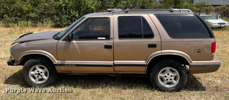 image for item KJ9712 1997 Chevrolet Blazer  SUV