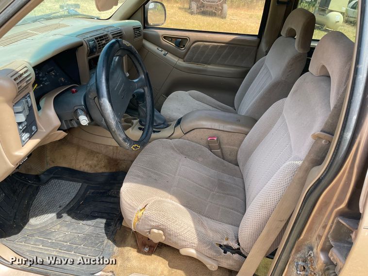 image for item KJ9712 1997 Chevrolet Blazer  SUV