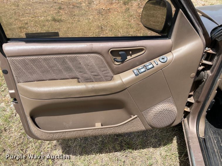 image for item KJ9712 1997 Chevrolet Blazer  SUV