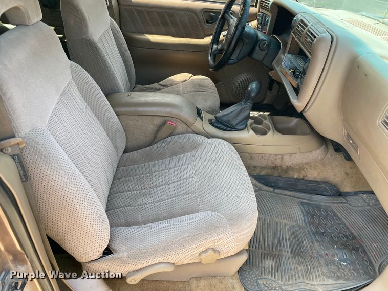 image for item KJ9712 1997 Chevrolet Blazer  SUV