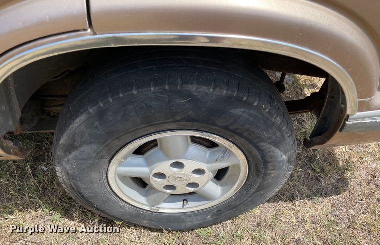 image for item KJ9712 1997 Chevrolet Blazer  SUV