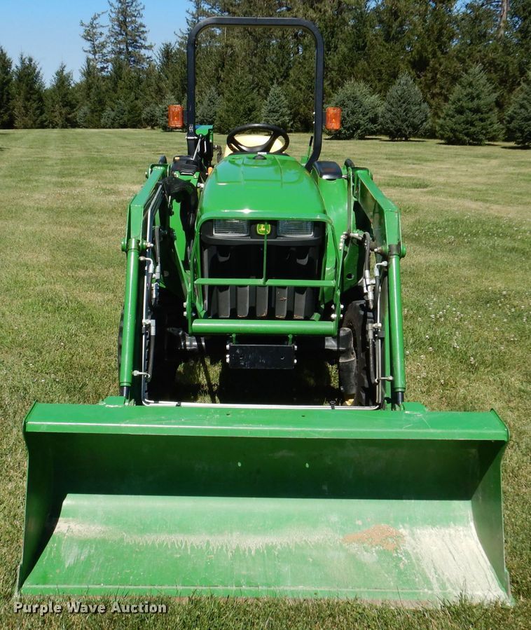 image for item KP9473 2013 John Deere 3038E  MFWD tractor