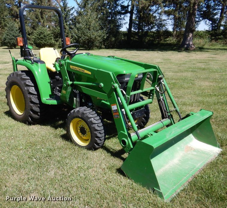 image for item KP9473 2013 John Deere 3038E  MFWD tractor