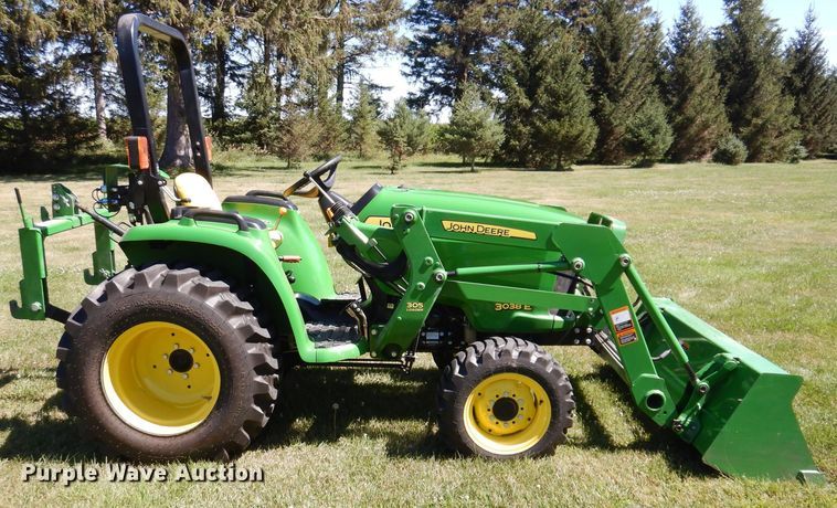 image for item KP9473 2013 John Deere 3038E  MFWD tractor