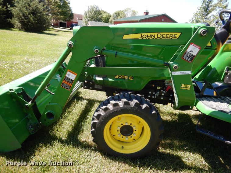 image for item KP9473 2013 John Deere 3038E  MFWD tractor