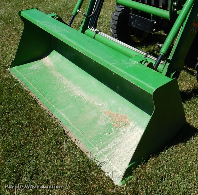 image for item KP9473 2013 John Deere 3038E  MFWD tractor