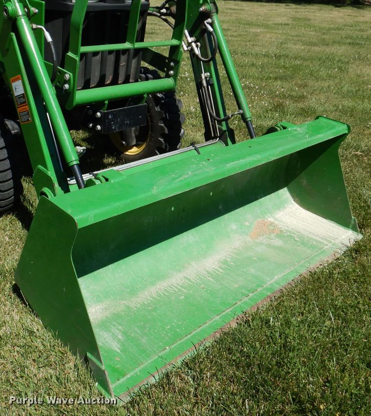 image for item KP9473 2013 John Deere 3038E  MFWD tractor