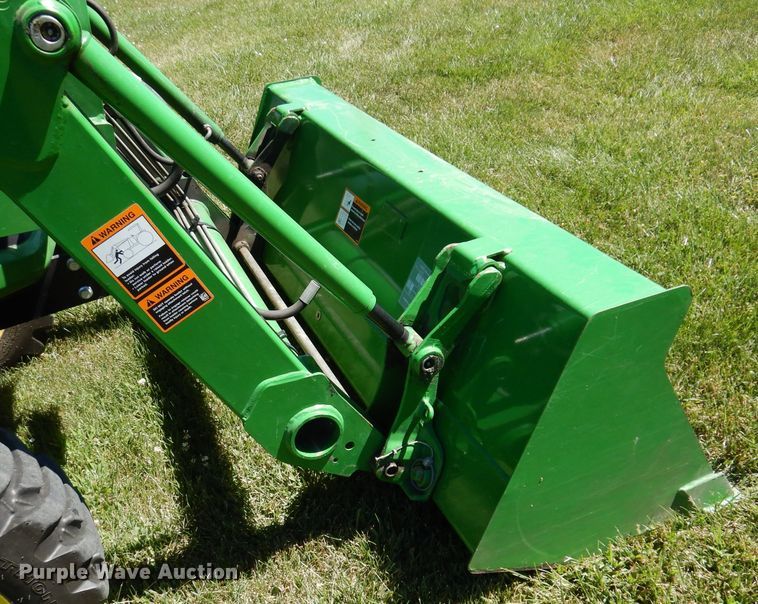 image for item KP9473 2013 John Deere 3038E  MFWD tractor