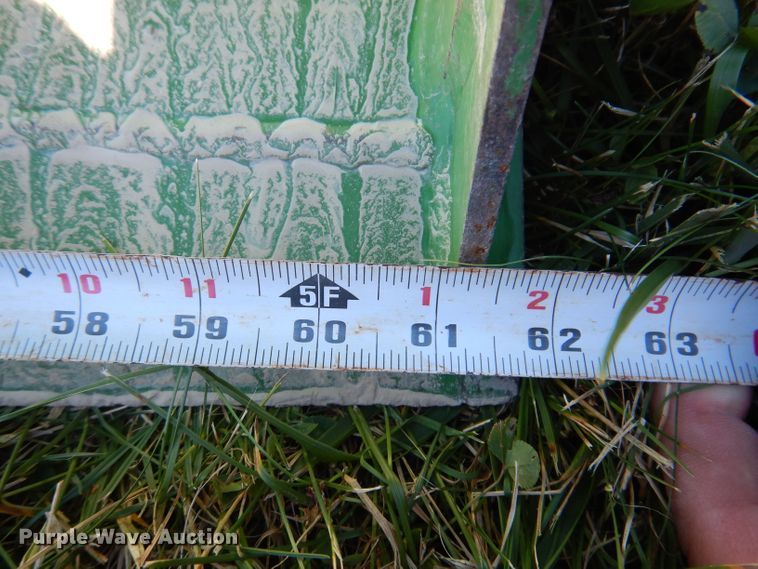 image for item KP9473 2013 John Deere 3038E  MFWD tractor