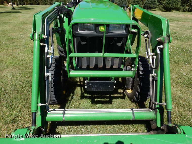 image for item KP9473 2013 John Deere 3038E  MFWD tractor
