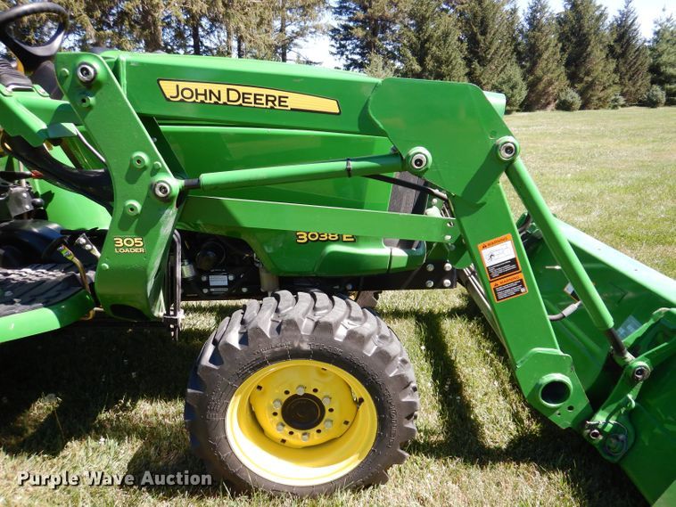 image for item KP9473 2013 John Deere 3038E  MFWD tractor