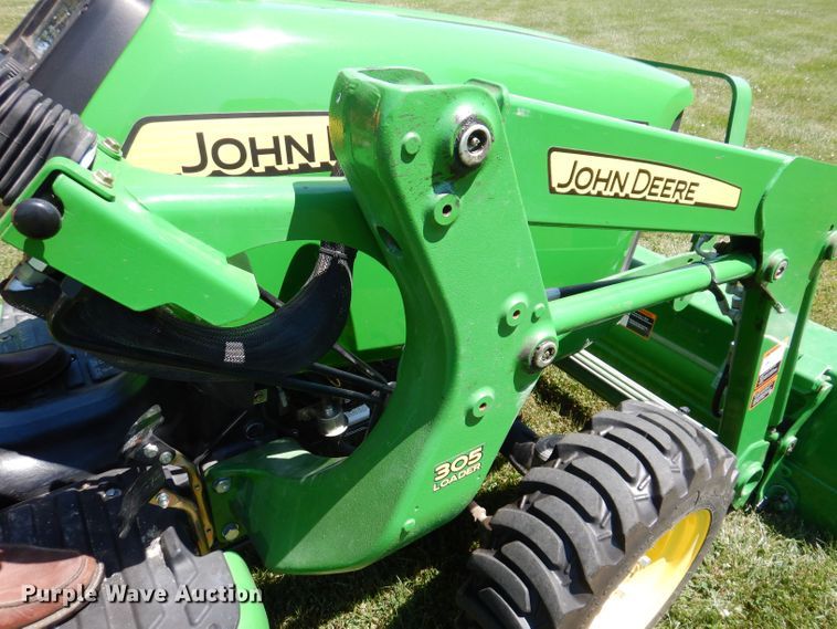 image for item KP9473 2013 John Deere 3038E  MFWD tractor