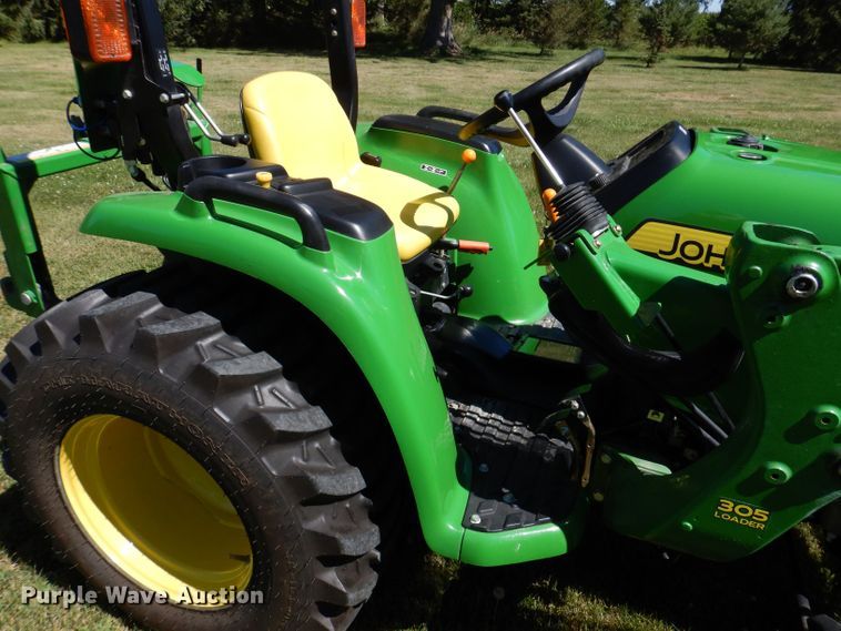 image for item KP9473 2013 John Deere 3038E  MFWD tractor