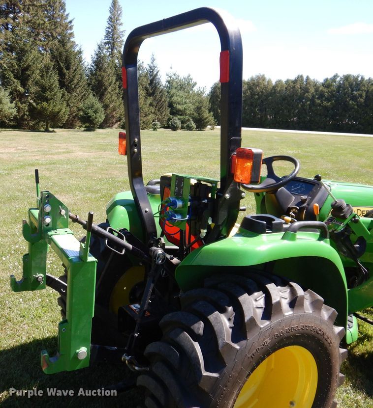 image for item KP9473 2013 John Deere 3038E  MFWD tractor