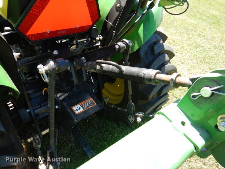 image for item KP9473 2013 John Deere 3038E  MFWD tractor