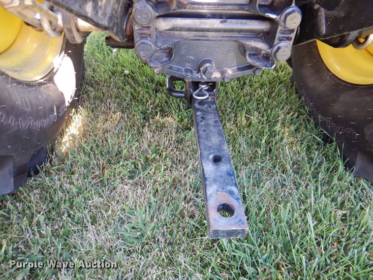 image for item KP9473 2013 John Deere 3038E  MFWD tractor