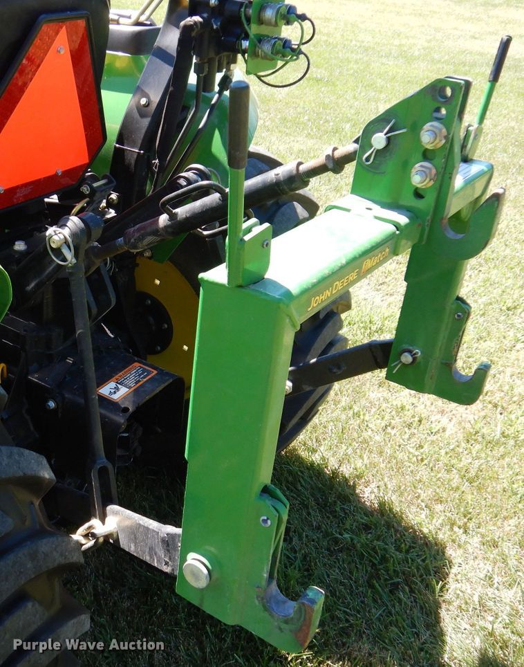image for item KP9473 2013 John Deere 3038E  MFWD tractor