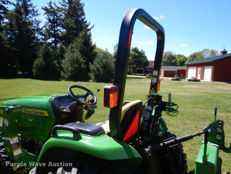 image for item KP9473 2013 John Deere 3038E  MFWD tractor