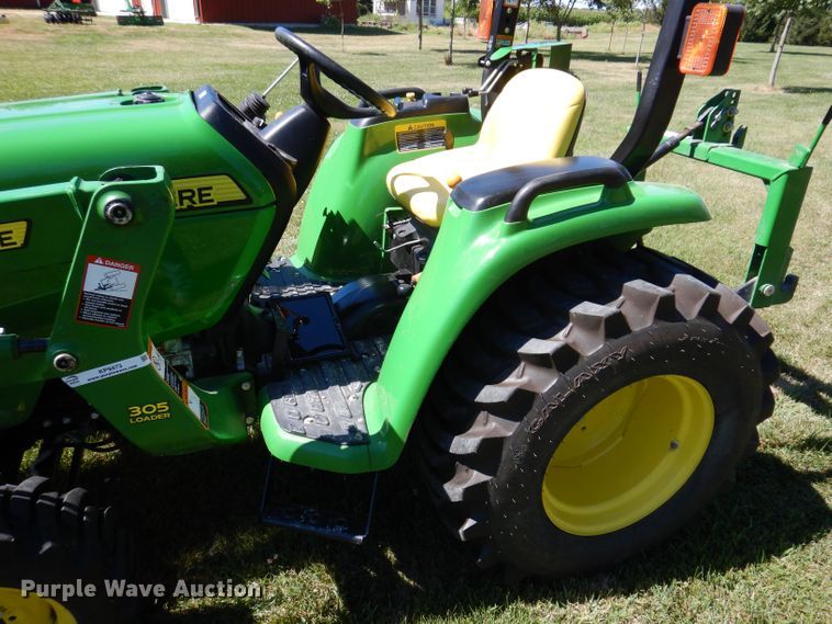 image for item KP9473 2013 John Deere 3038E  MFWD tractor