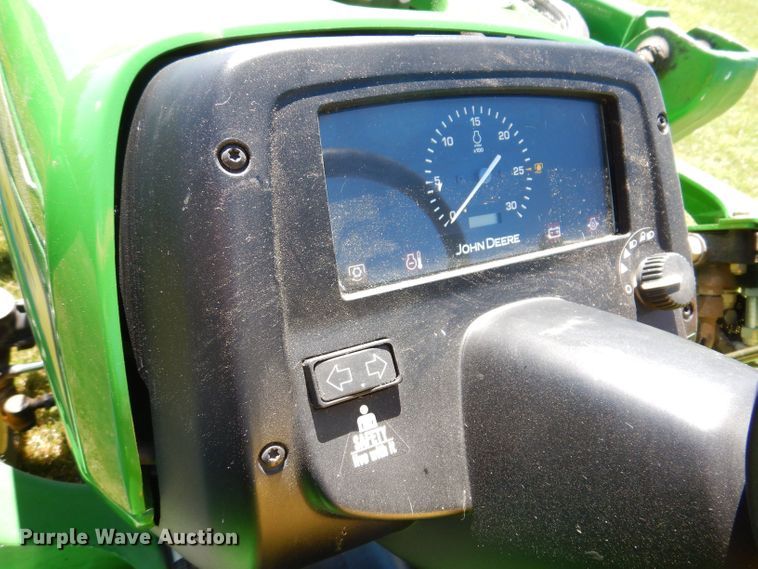 image for item KP9473 2013 John Deere 3038E  MFWD tractor