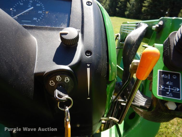 image for item KP9473 2013 John Deere 3038E  MFWD tractor