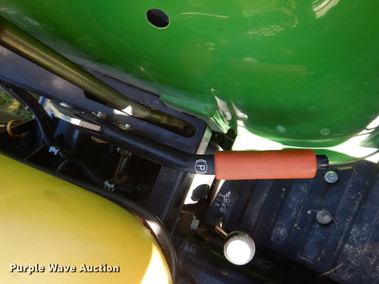 image for item KP9473 2013 John Deere 3038E  MFWD tractor