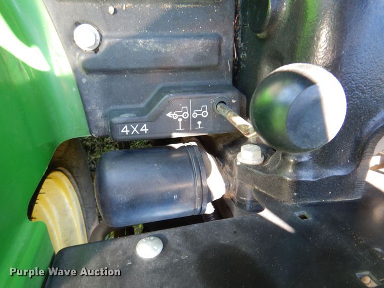 image for item KP9473 2013 John Deere 3038E  MFWD tractor