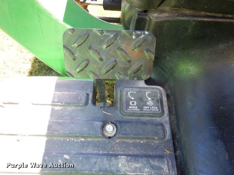 image for item KP9473 2013 John Deere 3038E  MFWD tractor