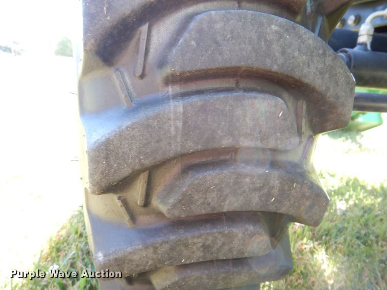 image for item KP9473 2013 John Deere 3038E  MFWD tractor