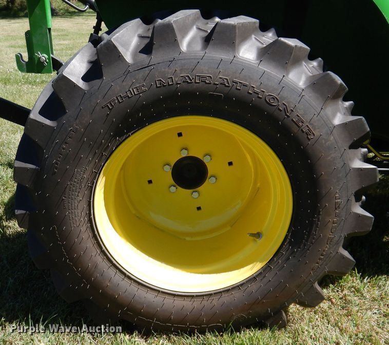 image for item KP9473 2013 John Deere 3038E  MFWD tractor