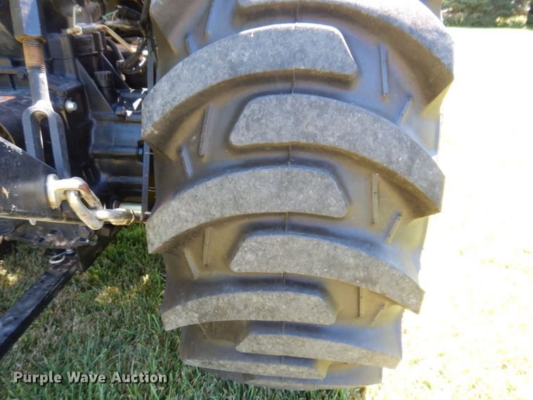 image for item KP9473 2013 John Deere 3038E  MFWD tractor