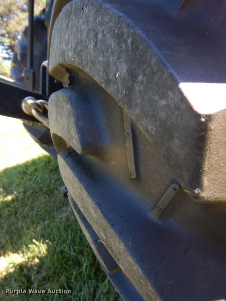 image for item KP9473 2013 John Deere 3038E  MFWD tractor