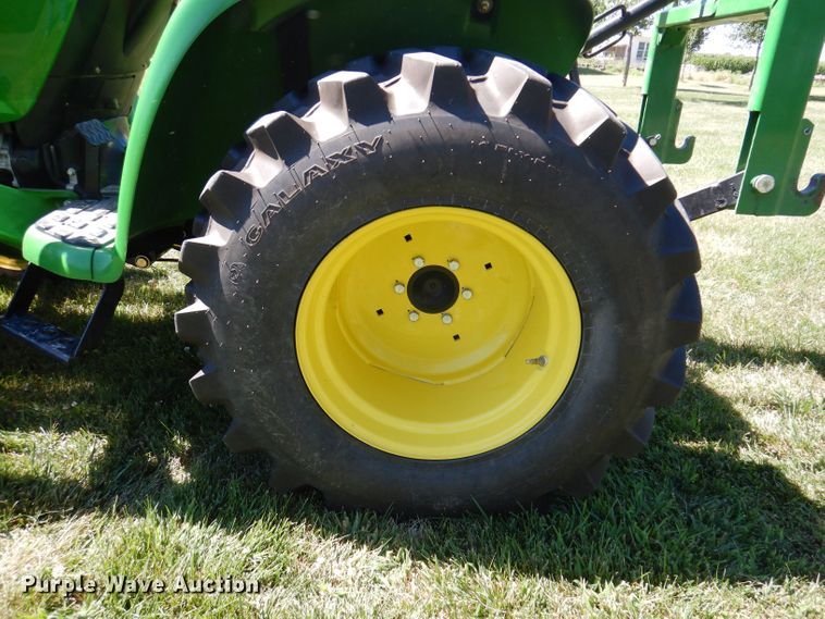 image for item KP9473 2013 John Deere 3038E  MFWD tractor
