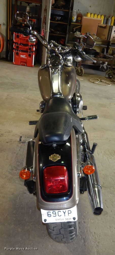 image for item KS9822 2005 Harley Davidson FXSTDI Softail Deuce  motorcycle