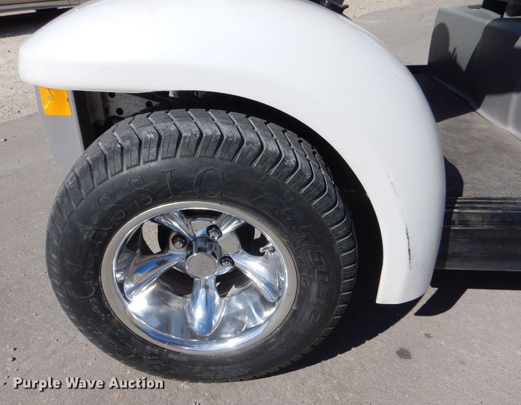 image for item LB9789 2002 Ford Think Neighbor  golf cart