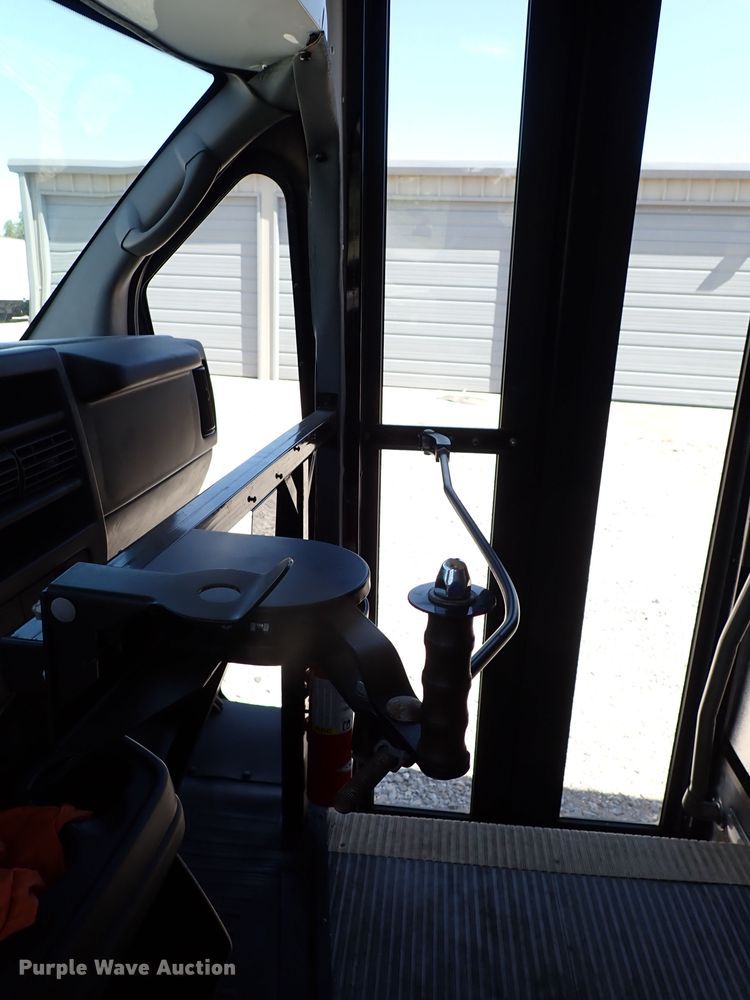 image for item LK9026 2008 Chevrolet Express G3500  school bus