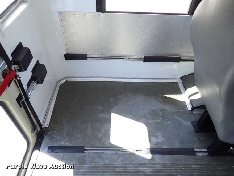 image for item LK9026 2008 Chevrolet Express G3500  school bus